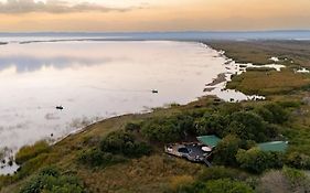 Makakatana Bay Lodge
